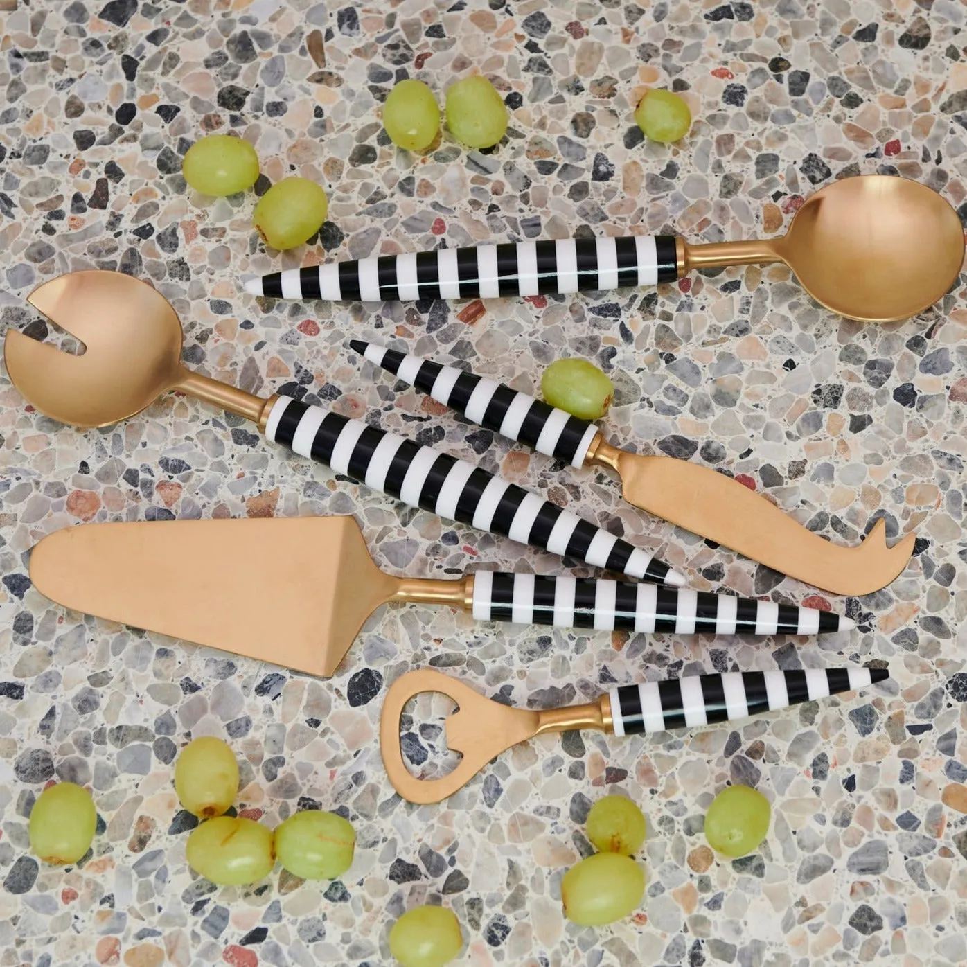 Monochrome Brasserie Cake Server