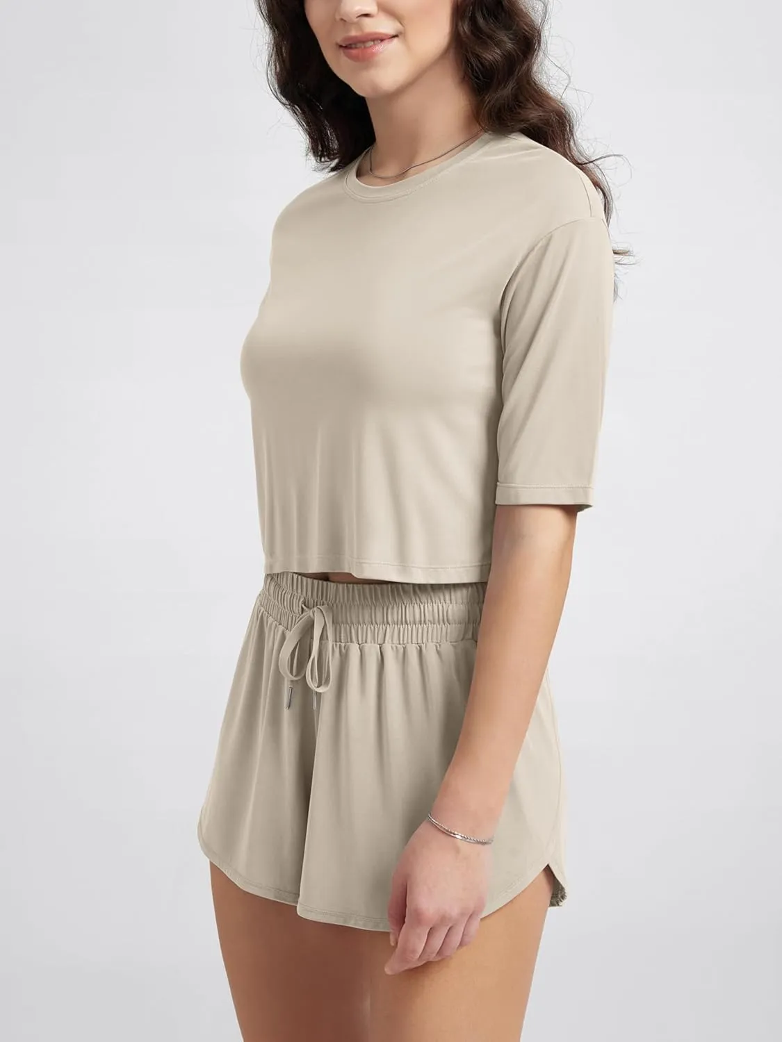 ODODOS Women's PeachSoft Relaxed Fit Cropped T-Shirt, Short Sleeve Crew Neck Casual Lounge Top