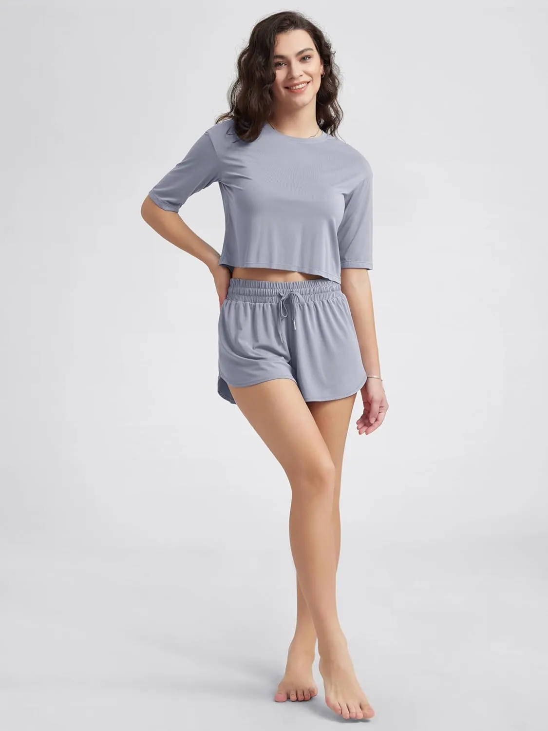 ODODOS Women's PeachSoft Relaxed Fit Cropped T-Shirt, Short Sleeve Crew Neck Casual Lounge Top