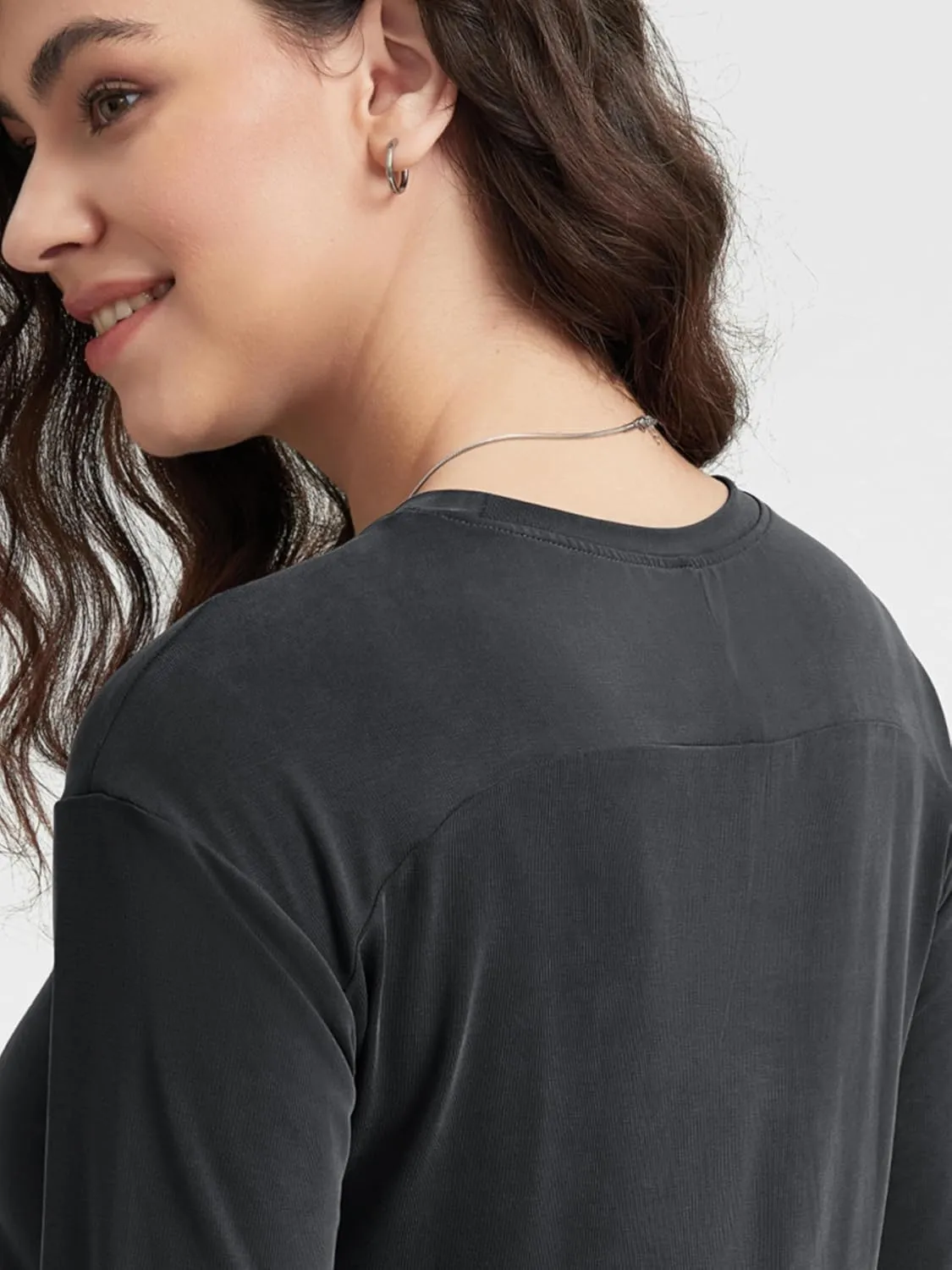 ODODOS Women's PeachSoft Relaxed Fit Cropped T-Shirt, Short Sleeve Crew Neck Casual Lounge Top