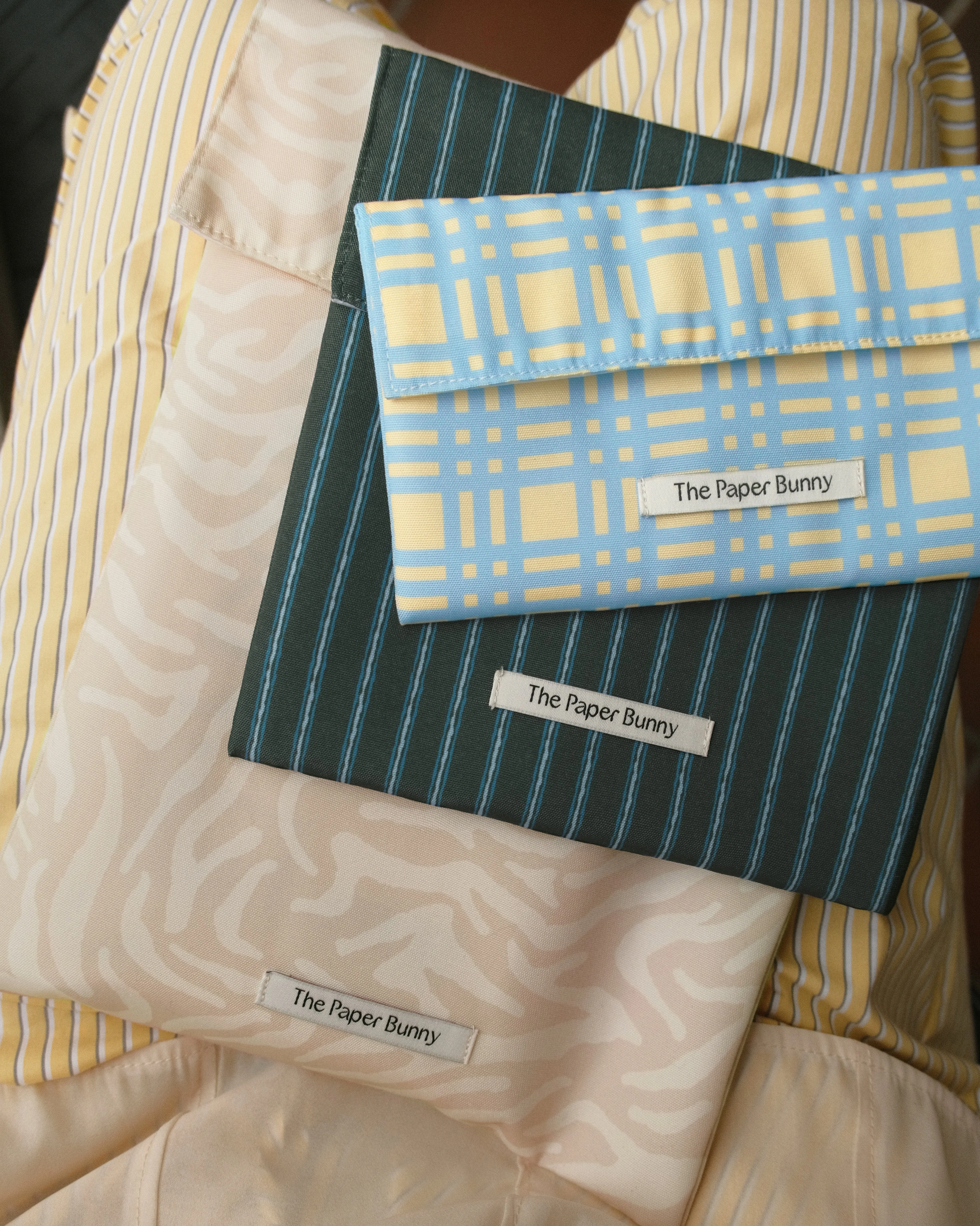 Regular Pocket Pouch (Streaks Green)
