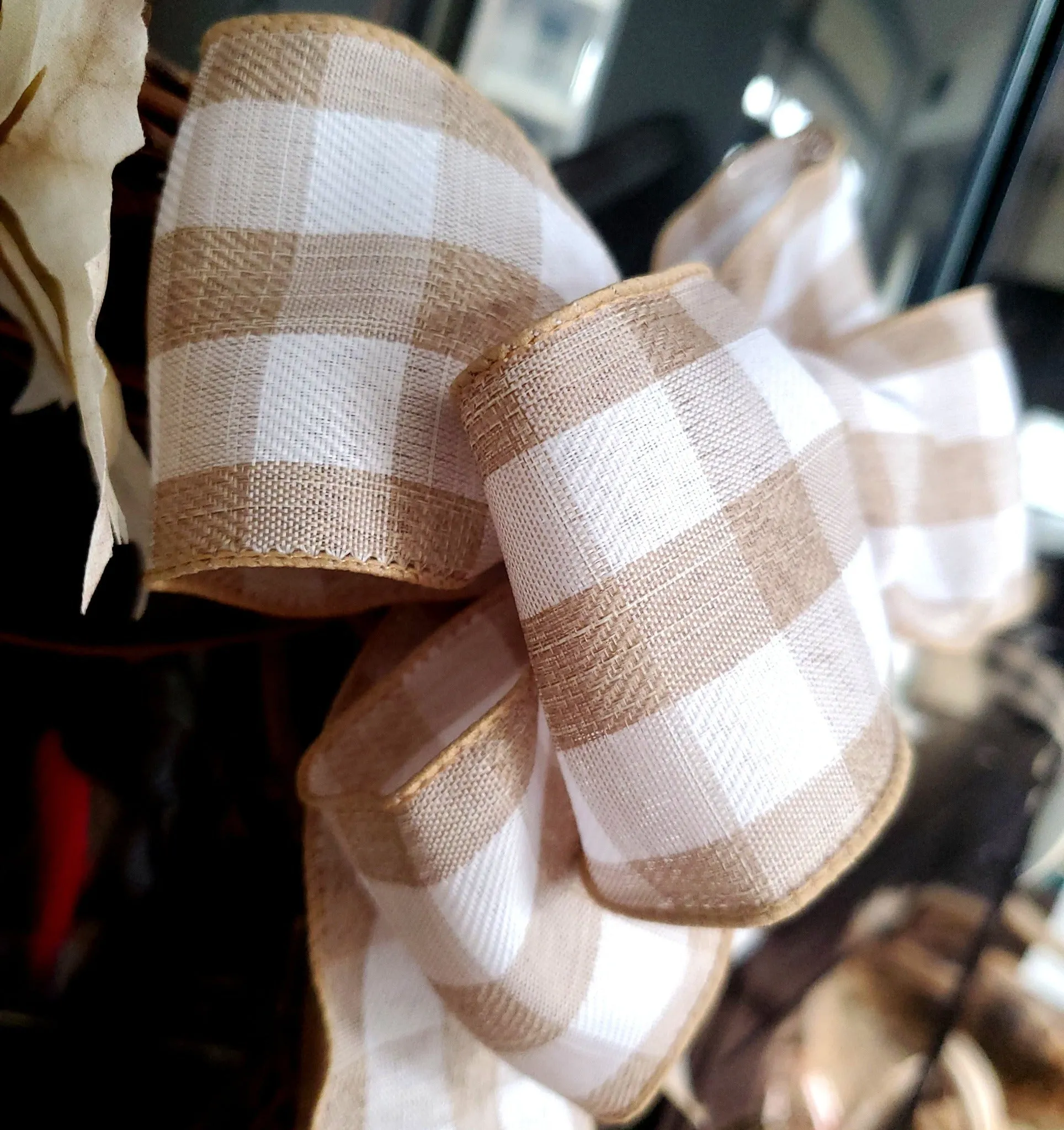 Triple Loop Puff Bow - Add a Touch of Elegance to Your Gifts and Home Decor with This Stylish Bow