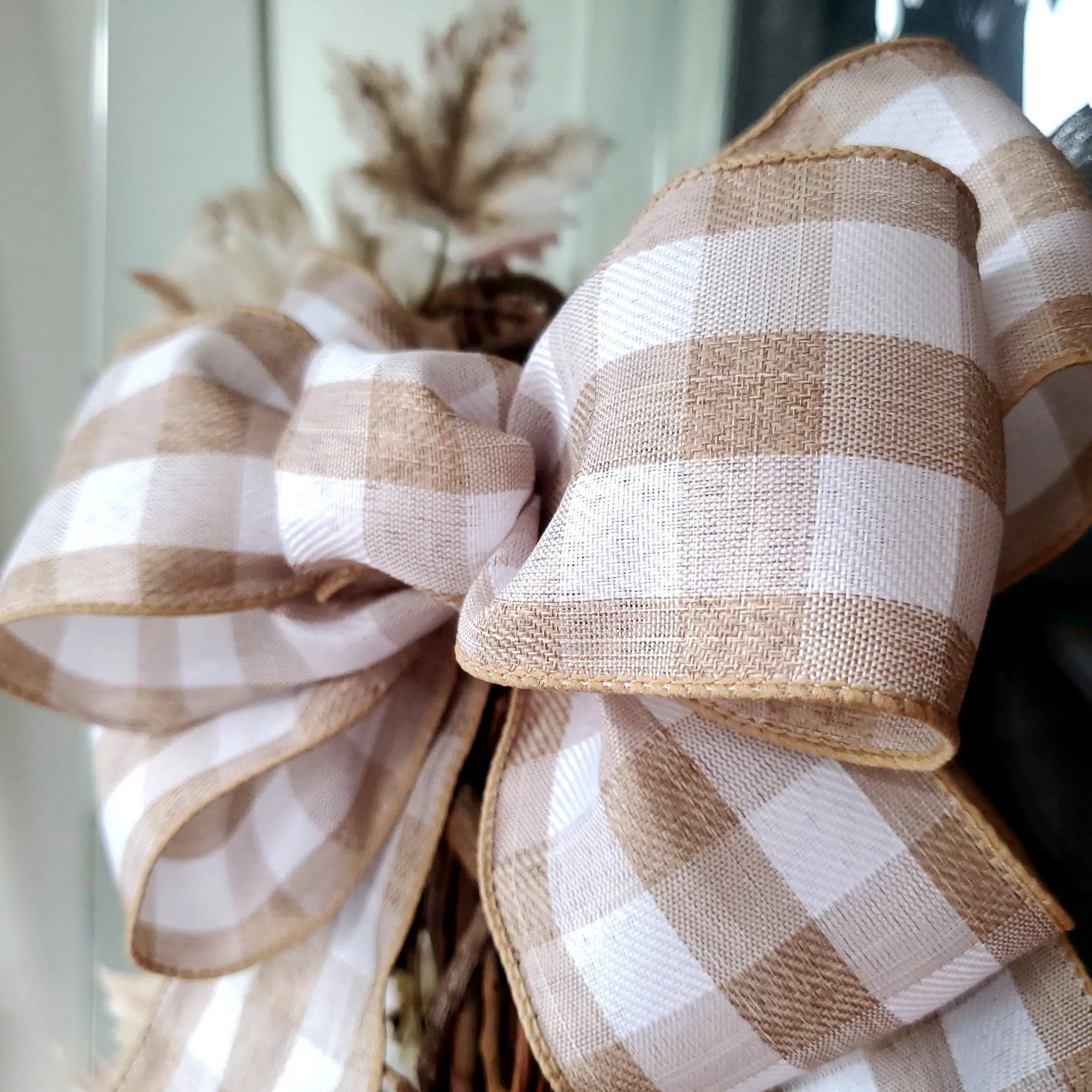 Triple Loop Puff Bow - Add a Touch of Elegance to Your Gifts and Home Decor with This Stylish Bow