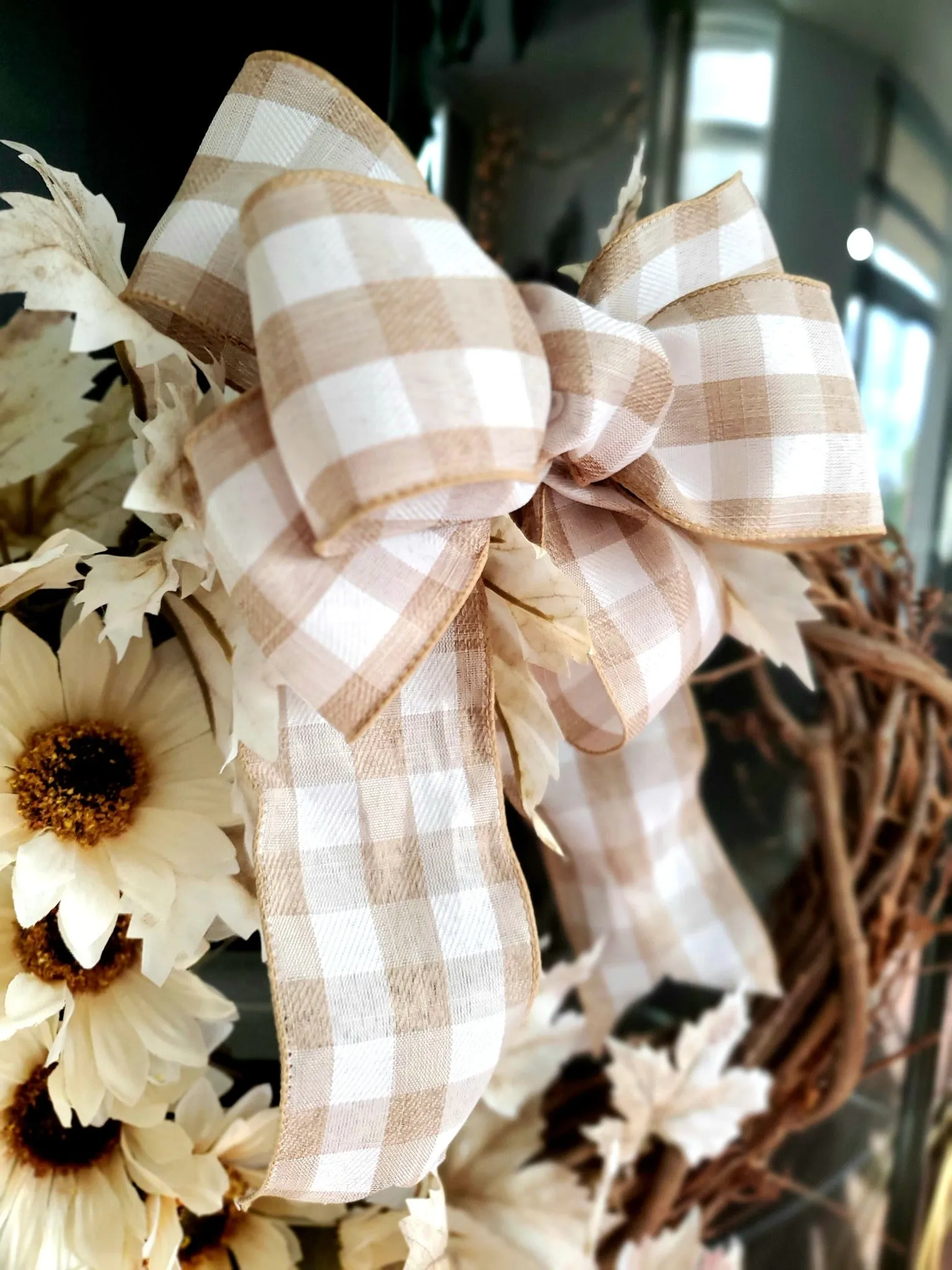 Triple Loop Puff Bow - Add a Touch of Elegance to Your Gifts and Home Decor with This Stylish Bow