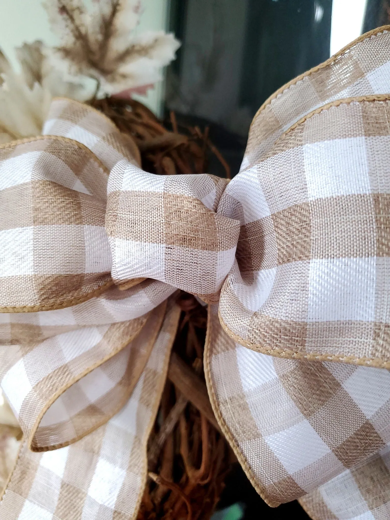 Triple Loop Puff Bow - Add a Touch of Elegance to Your Gifts and Home Decor with This Stylish Bow
