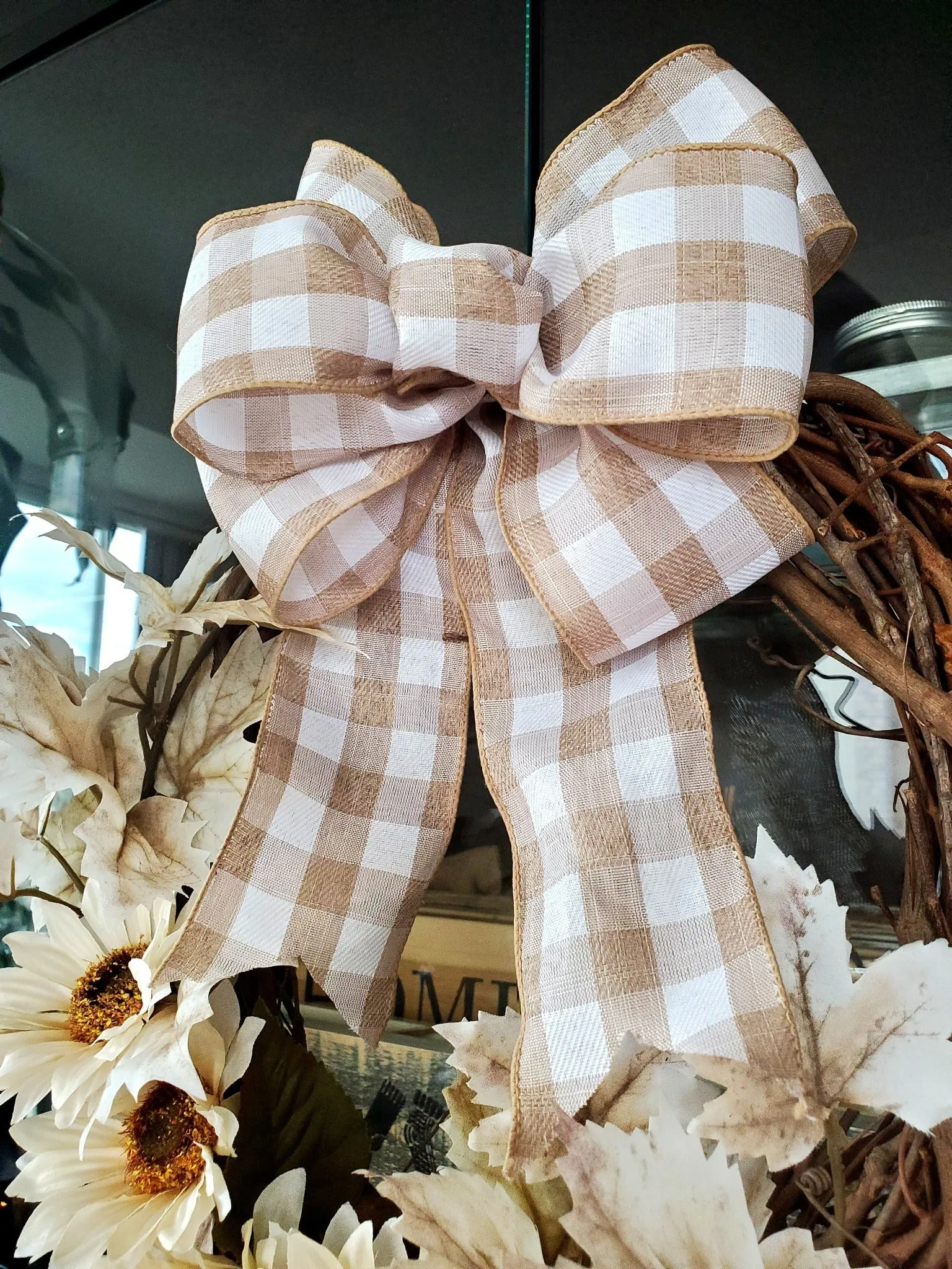 Triple Loop Puff Bow - Add a Touch of Elegance to Your Gifts and Home Decor with This Stylish Bow