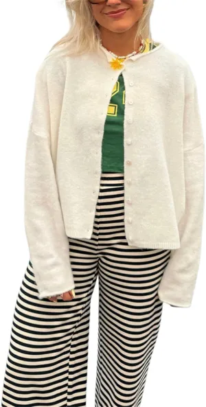 Women's Solid Color Fuzzy Knit Cardigan Long Sleeve Round Neck Sweaters Front Button Closure Rolled Hem Kniwear