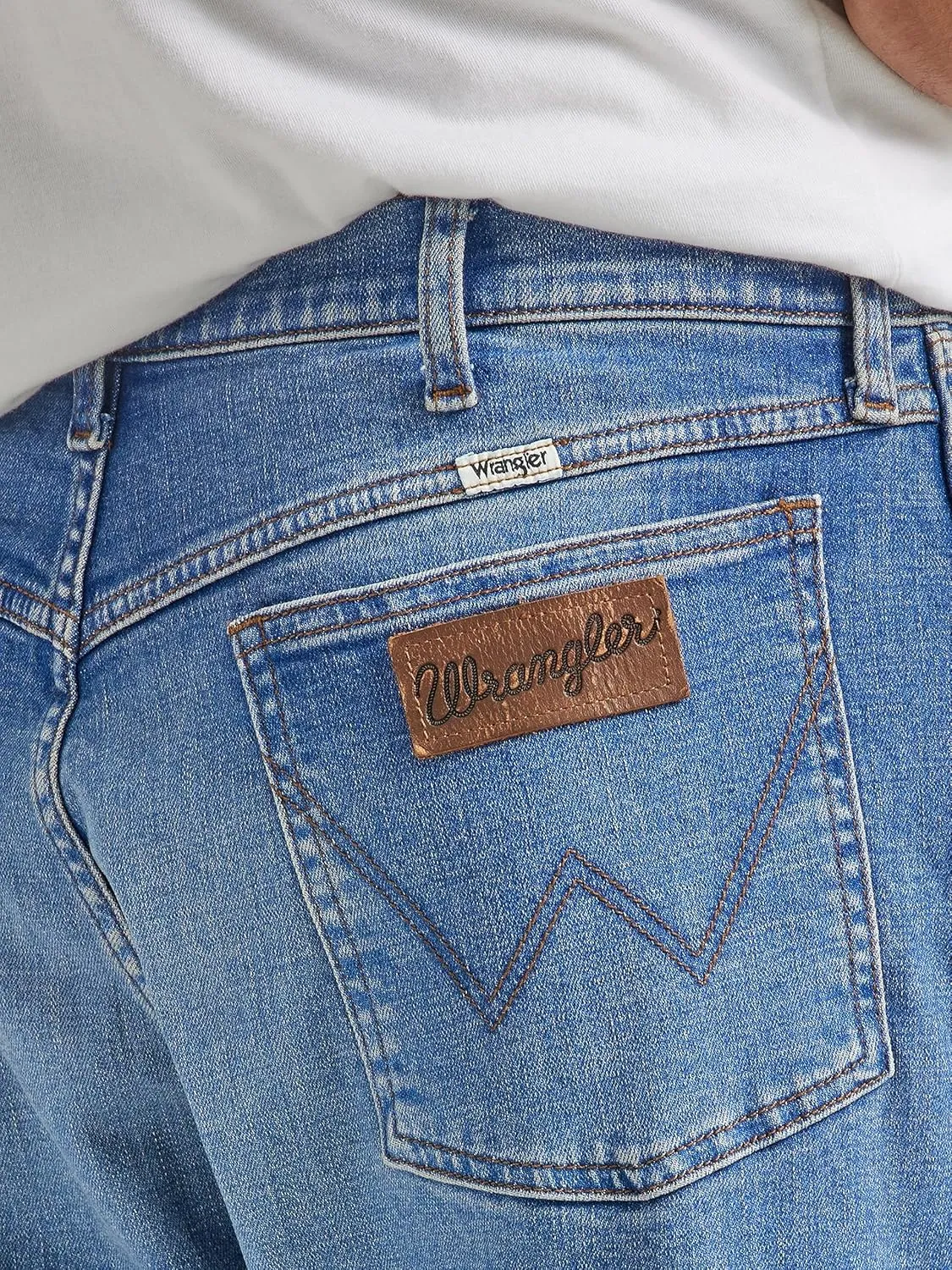Wrangler Men's Relaxed Fit Taper Jeans